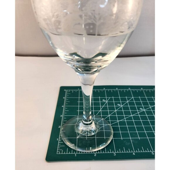 Libbey Arbys Winter Wonderland Frosted Set Scene Gold Rim Wine Glass Pair Vintag - Picture 4 of 9